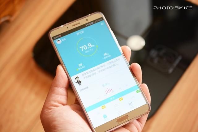 从颜值到实用性 华为智能体脂秤和小米体脂秤