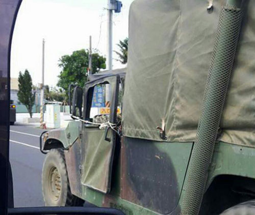 台军车门故障用绳绑 网友:你们防务预算呢? 台军车门故障用绳绑 网友:你们防务预算呢?