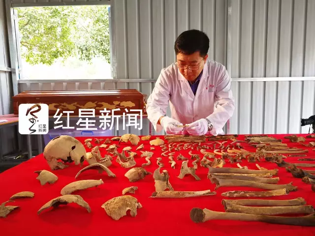 红军骨骸深埋井底83年终见天日 他们死时最小15岁 红军骨骸深埋井底83年终见天日 他们死时最小15岁