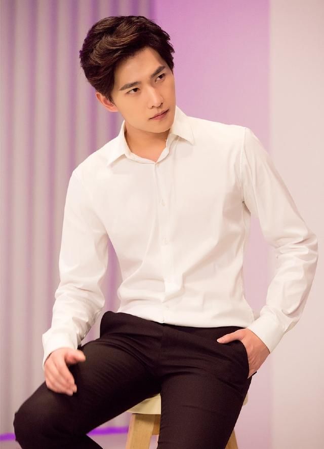 全职高手书迷对杨洋的电视剧十分不满,还进行