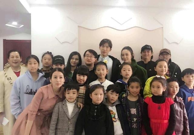 陈诗惠和吴浩东参演中泰合作院线电影《订制爱情》 陈诗惠和吴浩东参演中泰合作院线电影《订制爱情》