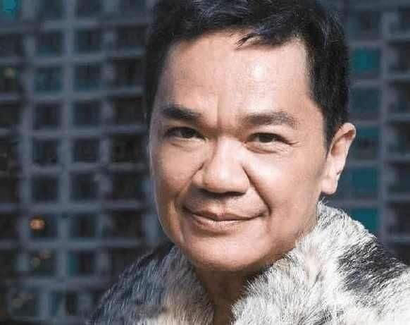 他和李兆基都是恶人, 因成奎安去世看破娱乐圈, 被传是王祖蓝父亲