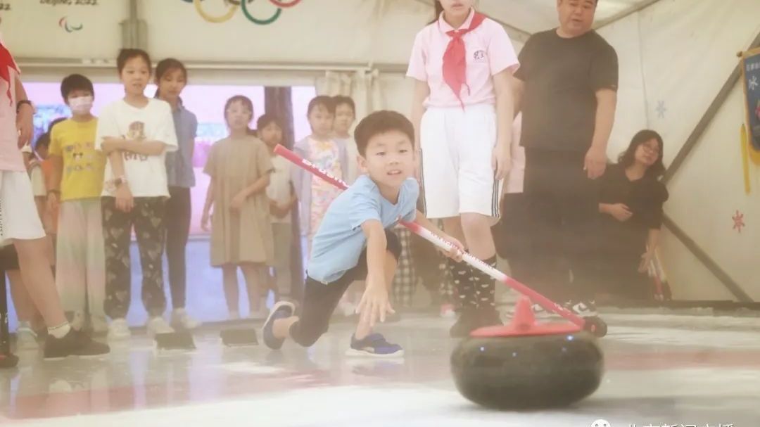 “小豆苗”女生得了满分，中小学体测纳入中考之后——