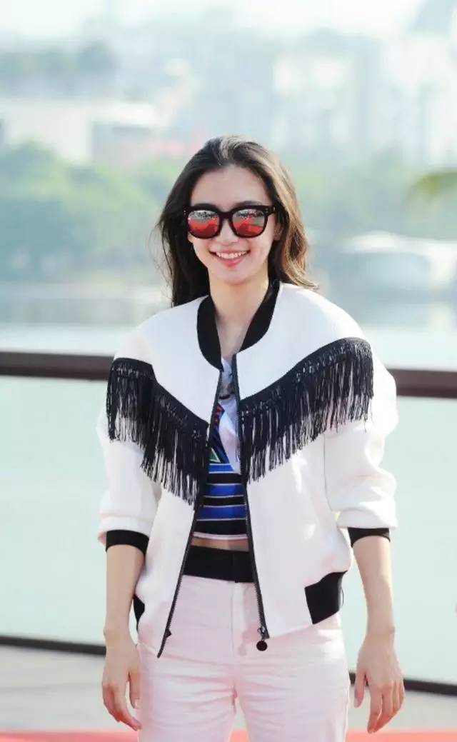 angelababy五五分的比例却穿出细腰长腿