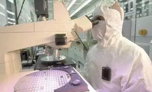 芯片女掌门:打破国外芯片垄断,她的地位比肩华