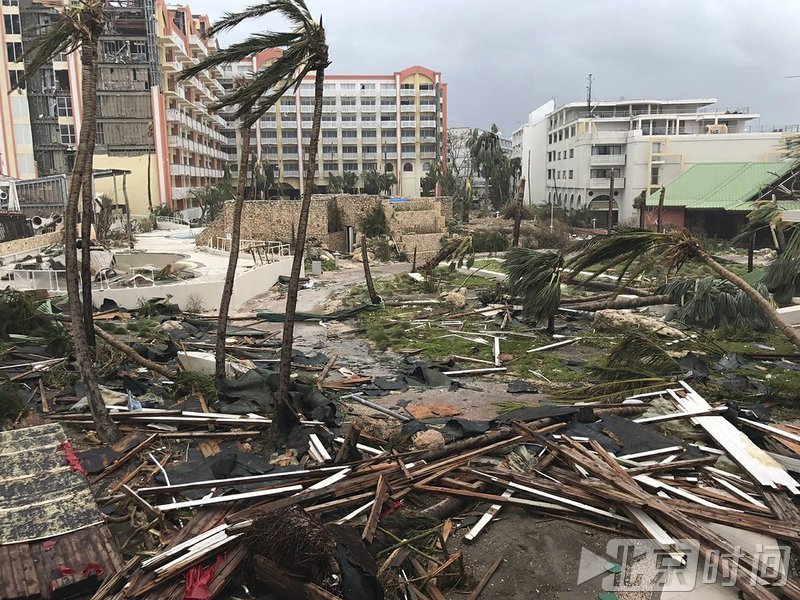 如果“厄玛”到本周日一直保持五级飓风状态，它可能挑战1961年重创日本的西北太平洋台风“南希”持续132小时的五级飓风纪录。