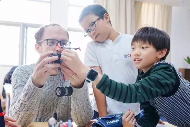 重磅~中锐教育集团华锐海归人才子女学校登陆