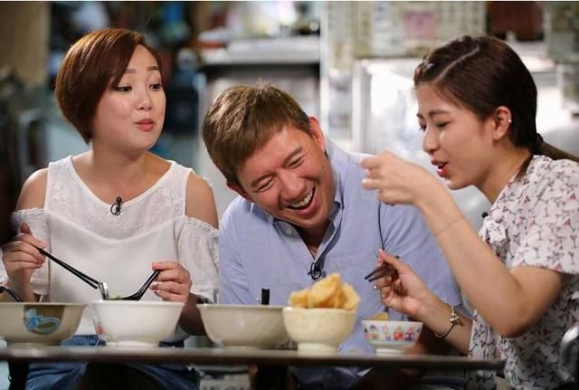 他不承认自己是中国人,3次大骂大陆网民,被封