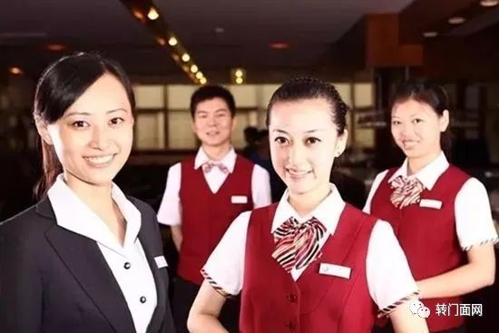 小年轻的餐饮店长,如何管理老员工?_转门面