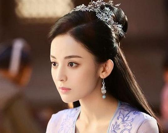 盘点娱乐圈女明星的侧颜,每一位都很迷人,最后