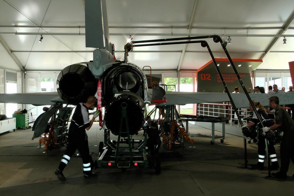 发动机的模块化设计意味着当一个模块出现故障时可以被快速更换掉，甚至不必从机身上拆下发动机。