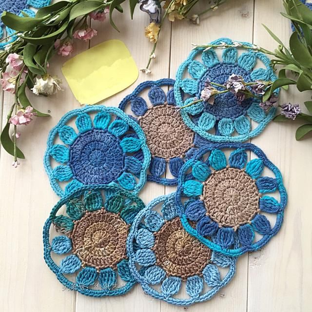 钩编各种风格的杯垫,每一款都有钩编图解