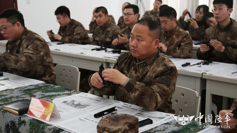 陆军后勤训练基地扎实开展首长机关科目训练