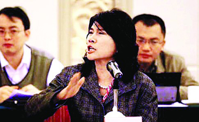 董明珠刚从格力集团下来 格力电器就被人盯上