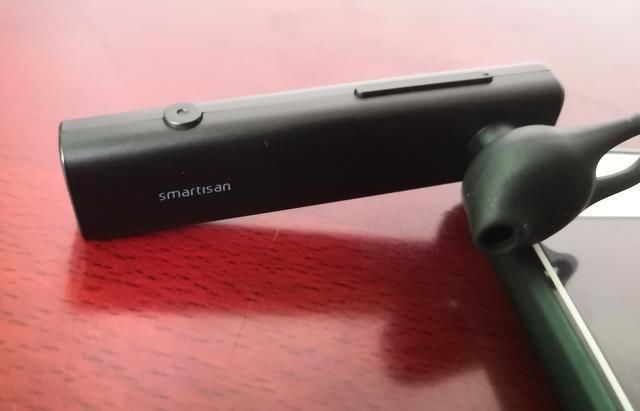 百元蓝牙耳机新宠-坚果蓝牙小黑耳机评测