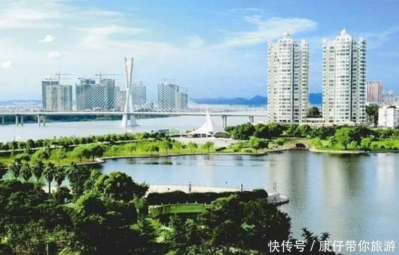 江西最穷的城市,被誉为火车拉来的城市,就是