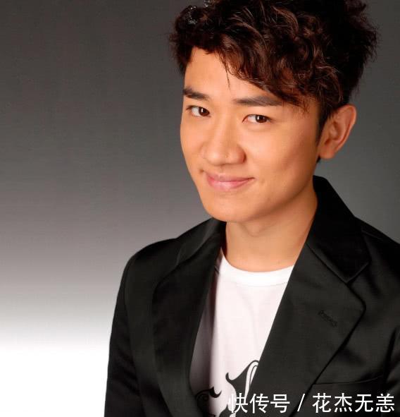 王祖蓝快手直播没给网红点关注被怼, 谁给你的