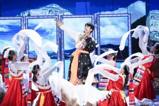 《快乐大本营》迪丽热巴杜海涛变身小鸡卖萌