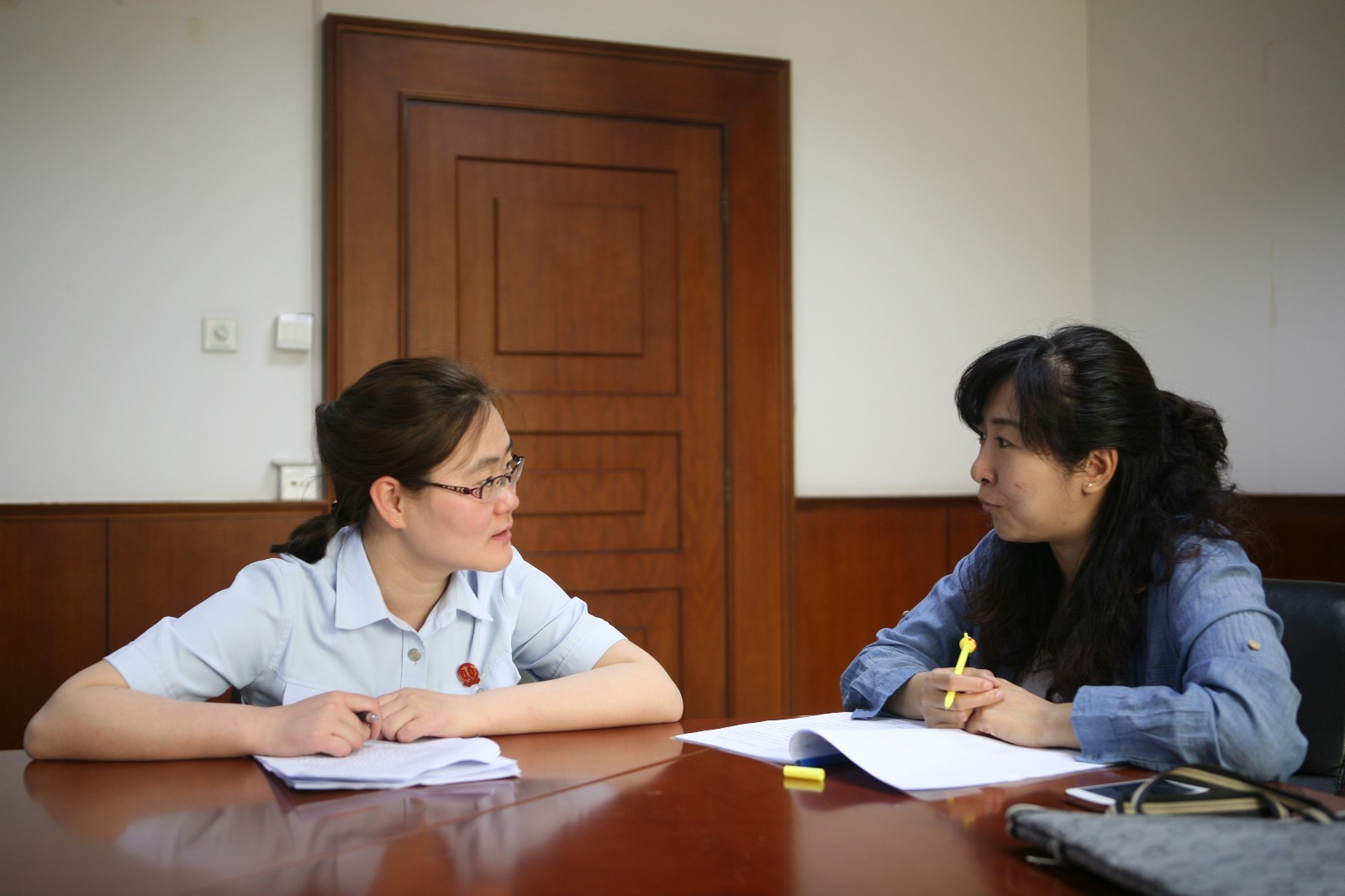 刑二庭王欢欢法官六一前夕做客通州区妇联"与你同行"栏目