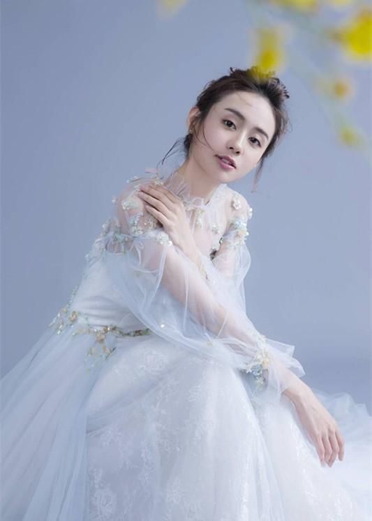 娱乐圈名字是四个字的6大女星:第6位因名字常