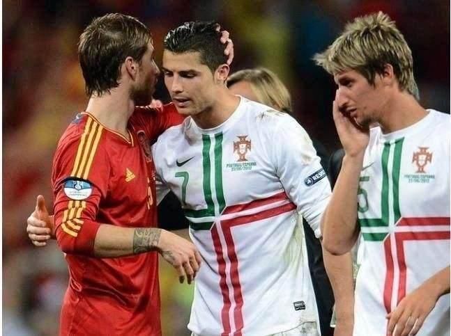 为什么拉莫斯会一脸兴奋跑向C罗,真是庆祝他罚