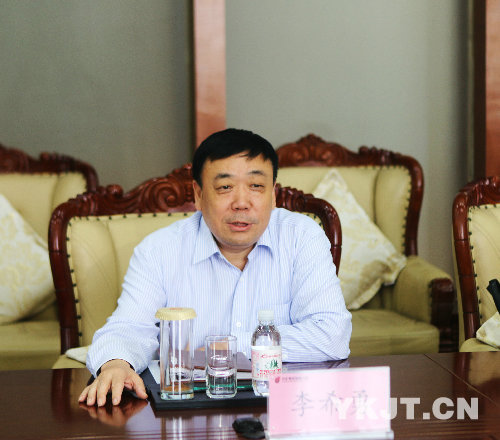 兖矿集团董事长李希勇会见中信泰富新力能源开发公司董事长李亚军