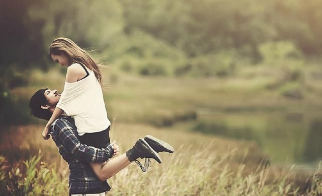 姐姐婚前怀孕,婆家不给彩礼,婚礼上我说了一番