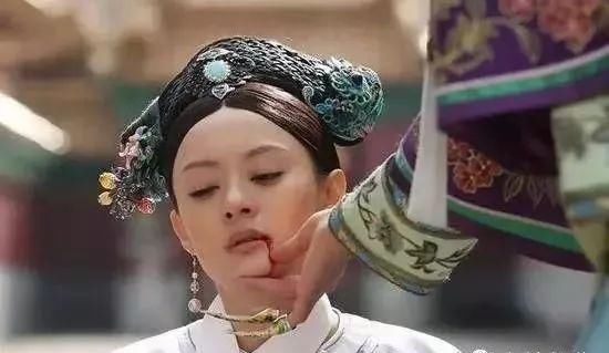 清朝历史上唯一一个被脱掉裤子打板子的妃子是