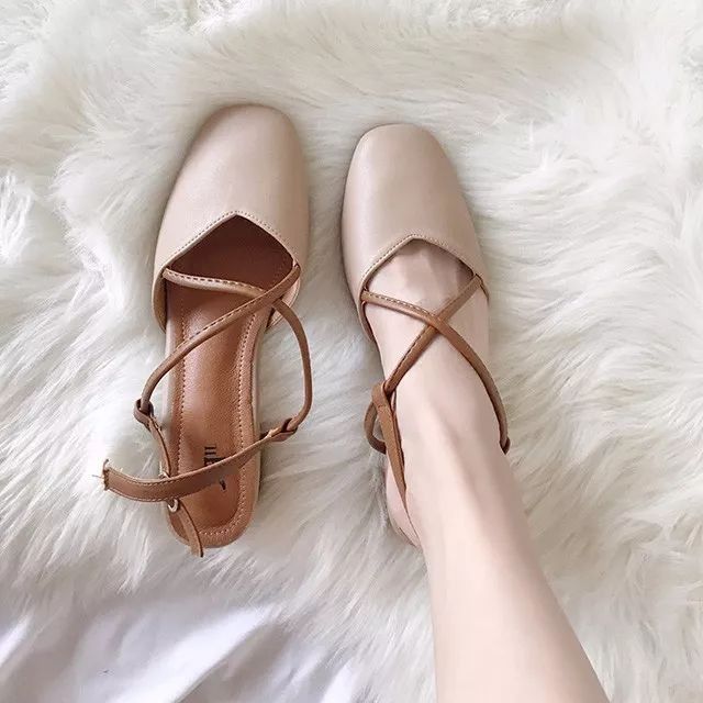 脚宽竟也能穿高圆圆周冬雨的一字带凉鞋,那脚