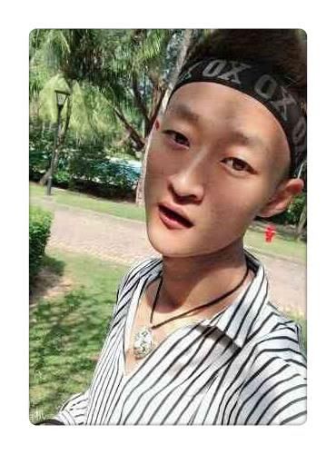 快手主播又出事了,做户外直播竟然被人揍成猪