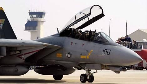 歼十五战斗机比F14熊猫战斗机厉害么?答案是