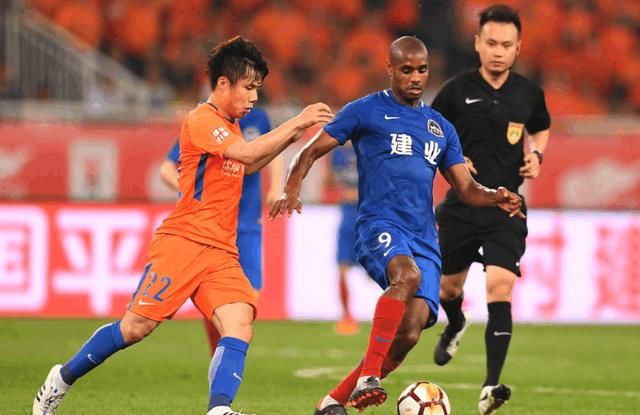 中超联赛最新积分榜:上港首败还是第一,鲁能第