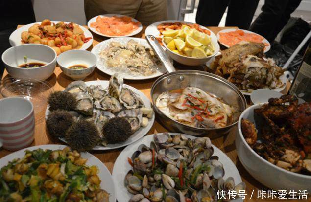 韩国学生向中国山东留学生炫耀韩国料理,山东