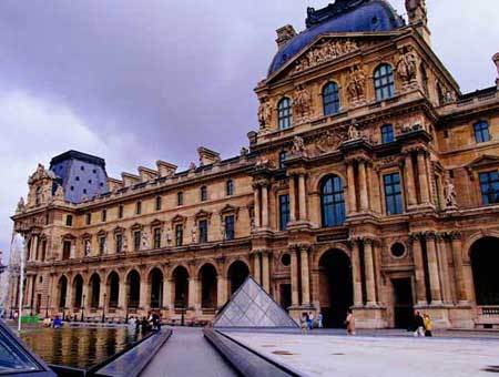 法国政府建议再次延长全国紧急状态至明年7月