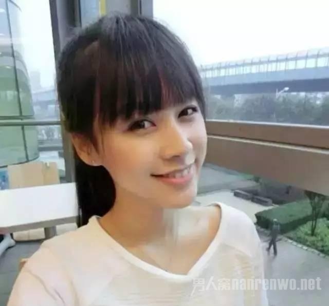 王思聪夜店摸女模 又双上热搜了!