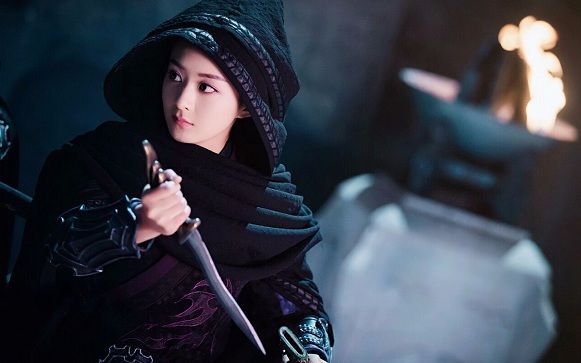 赵丽颖古装剧手持武器相片,碧瑶清纯,楚乔帅呆