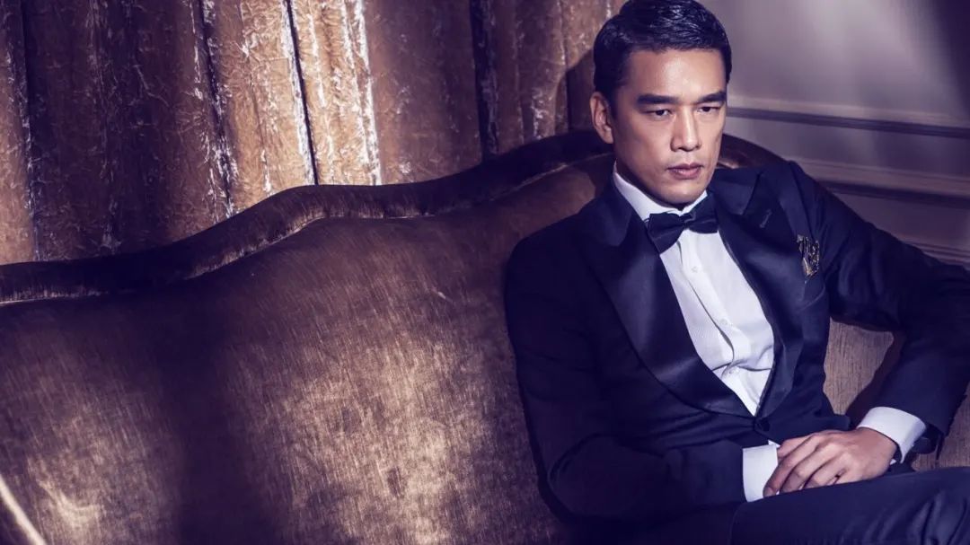 从“霸道总裁”沦为“搞笑大叔”,他也太能作妖了吧! 从“霸道总裁”沦为“搞笑大叔”,他也太能作妖了吧!