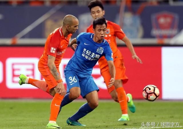 黄紫昌领衔国足_国足收入太高(2)