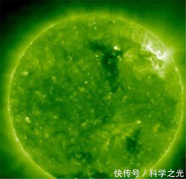 比地球还大的UFO穿越太阳? NASA无法解释