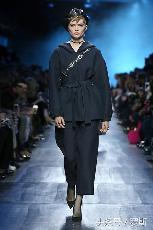 Dior2017秋冬成衣系列蓝色星空下的美丽传说