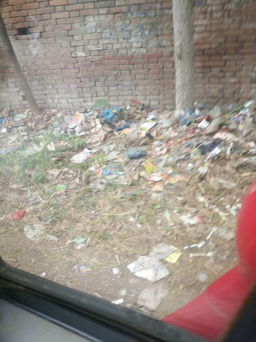 主题: 通许县中等职业学校(三职高)学生往墙外