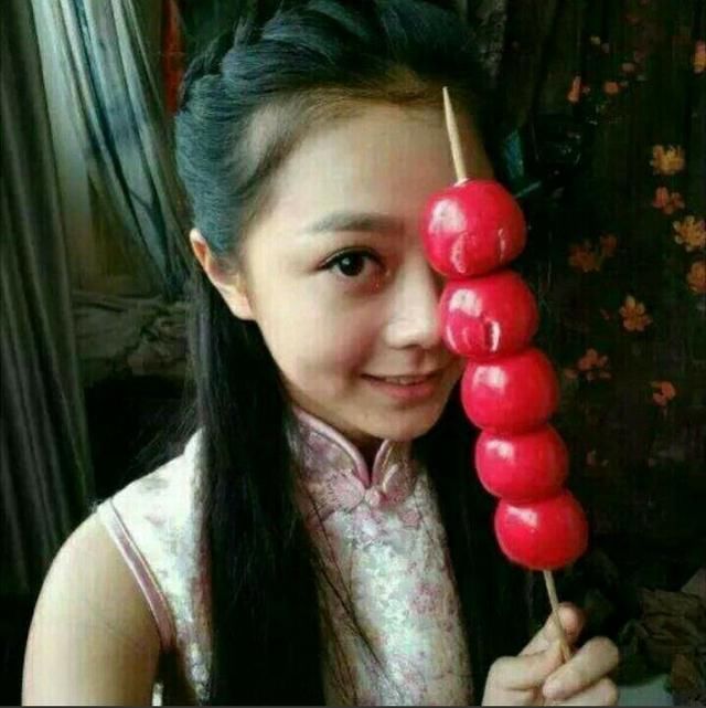 出生于02年的女孩,小小年纪演技精湛,和张嘉译