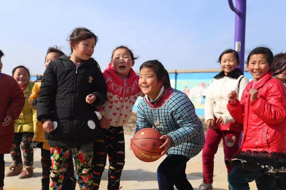 【观点】如何提升乡村教师职业认同感?编制标