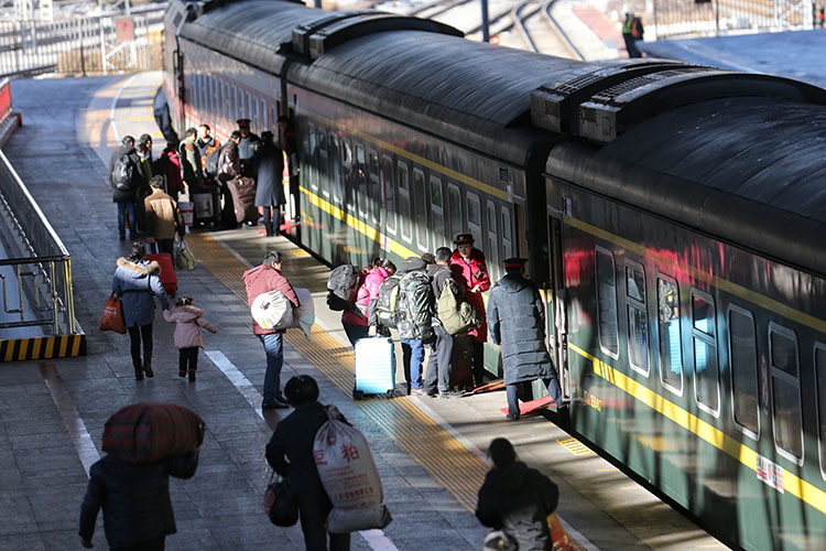 春运首日 40.2万人乘火车离京-北京时间