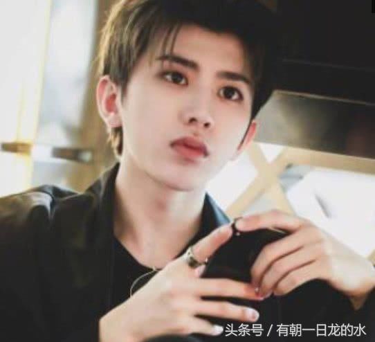 蔡徐坤再次歌词抄袭,并发道歉声明,千万粉丝哭