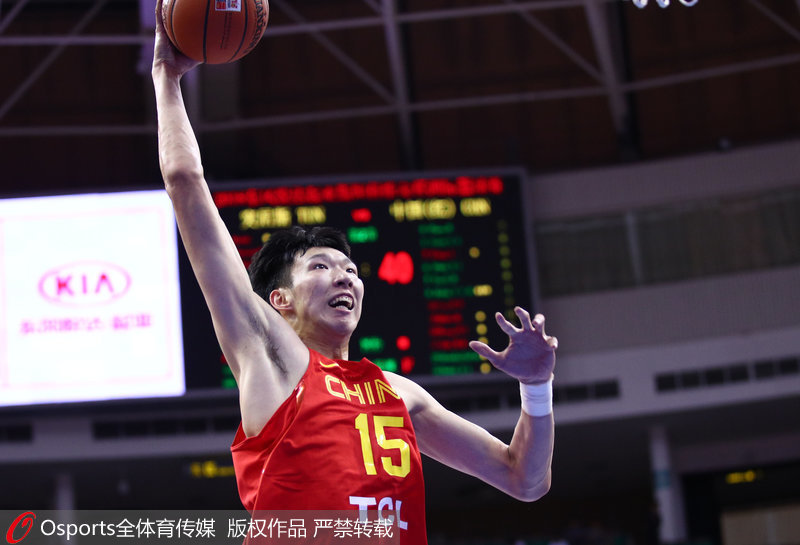 斯杯:中国男篮红队77-72胜突尼斯队 周琦状态