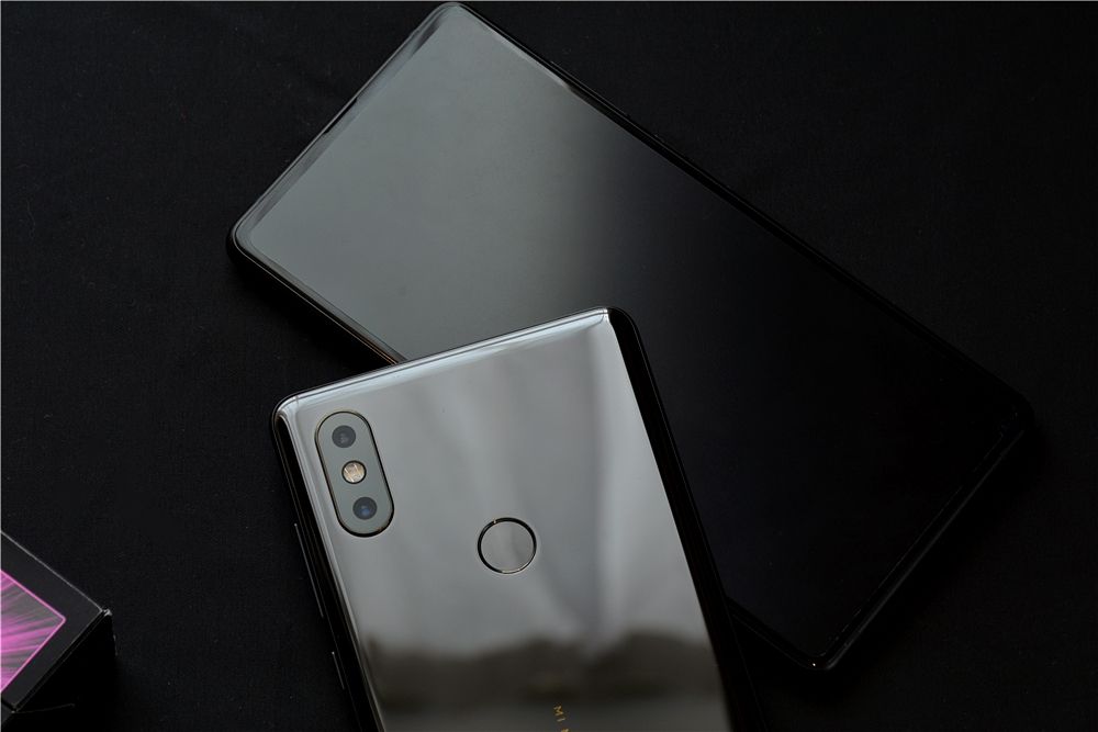 小米mix2s的相机可以说是这款手机的特色之处,不仅弥补的上一代小米