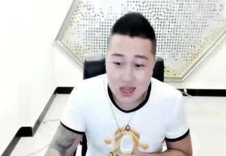 抖音洗澡们刚过,快手主播的厕所直播又来了,这