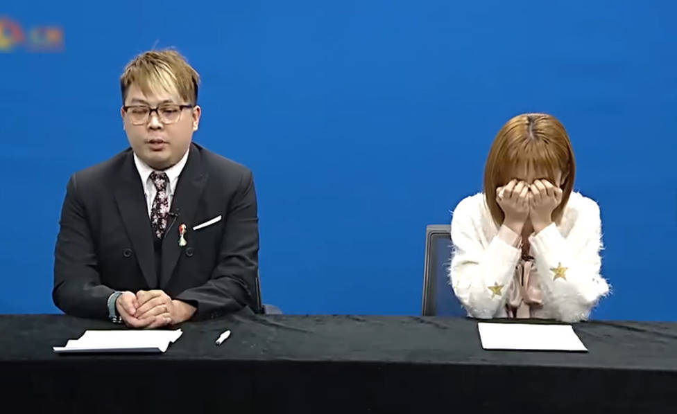 发布会一开始，郭mini经纪公司的副总经理就郭mini遭遇他人非法盗窃视频及恶意传播事件做出一些声明，此前的视频是有人故意盗摄，并且配以恶俗的标题上载在网上，对公司以及郭mini本人造成了非常恶劣的影响，将会通过法律途径追查到底。