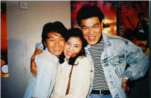 跟周星驰是黄金搭档,跟星爷借钱看病被无情拒